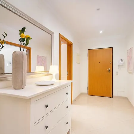 Whome Family Holidays W/ S-pool, Ac, Elevator & Garage *