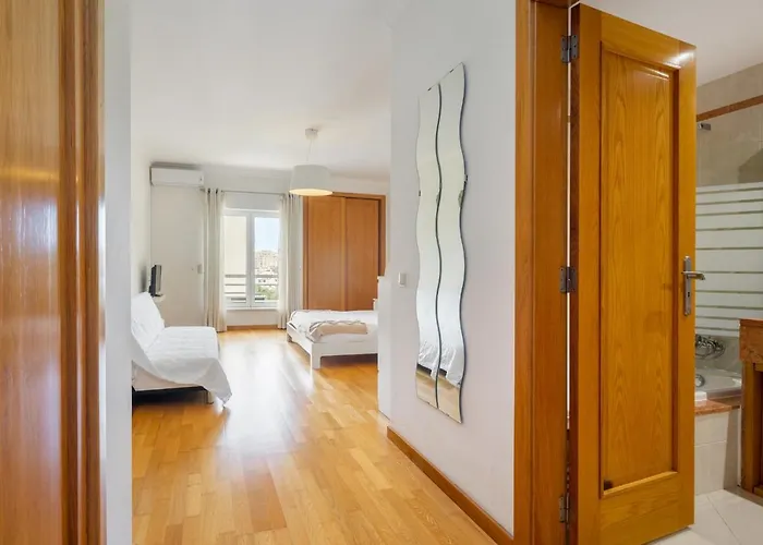Apartament Whome Family Holidays W/ S-pool, Ac, Elevator & Garage