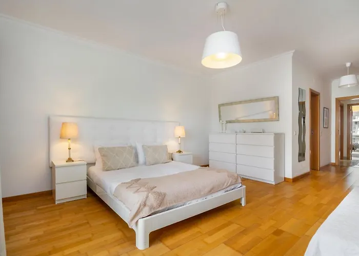 Whome Family Holidays W/ S-pool, Ac, Elevator & Garage *