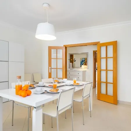 Whome Family Holidays W/ S-pool, Ac, Elevator & Garage Quarteira